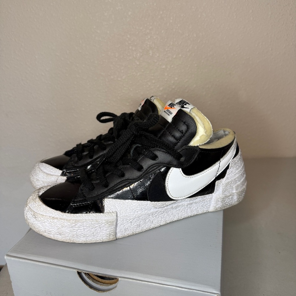 Nike x Sacai Blazer Low "Black Patent Leather" sneaker. 
Woman’s 8.5